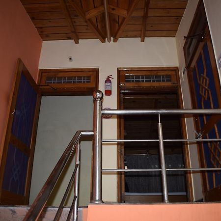 Star Guest House Nainital Eksteriør billede